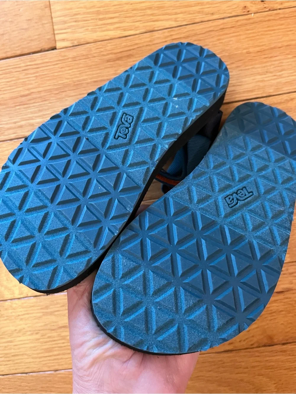 Teva Teal blue and Orange Kids Sandals with Yellow Accents Sz 2 shoes